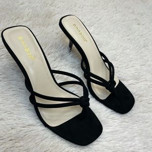 Black heels size 7. Bamboo brand. NEVER WORN.